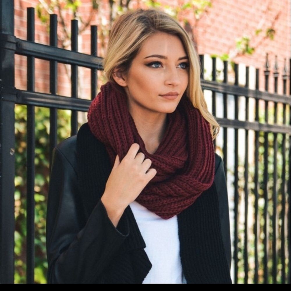 NWT Cozy cabled fleece lined Infinity Scarf